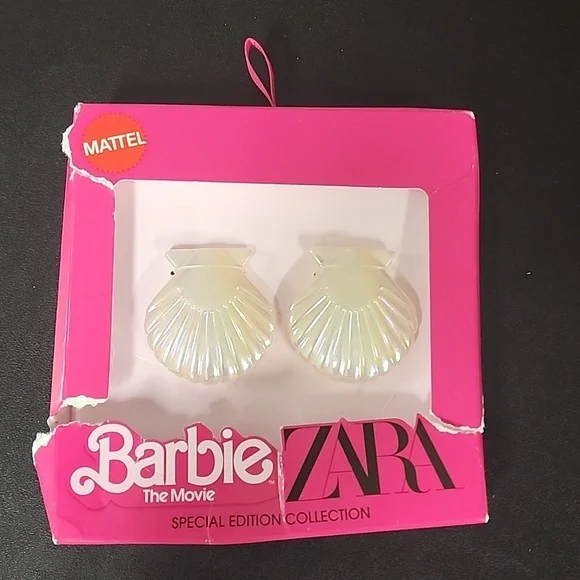 ZARA Barbie Shell Earrings - Picture 2 of 9